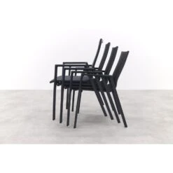 Atmos Stapelbare Tuinstoel - Antraciet -Beliani Winkel 0509bfb9f5a04422ab514275b646837b