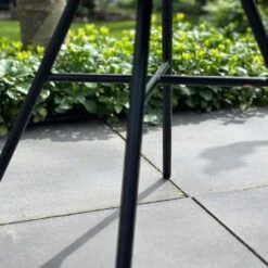 Nolon Noa-Pip Kunststof Tuinstoel Wit - Zwart Onderstel -Beliani Winkel 0f416fd3539b412bb03a154ab958b3ac 1