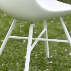 Nolon Noa-Pip Kunststof Tuinstoel Wit - Wit Onderstel -Beliani Winkel 18070577fa5a421db4f13405a12d2ef9