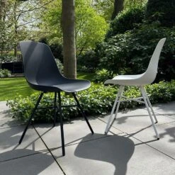 Nolon Noa-Pip Kunststof Tuinstoel Wit - Zwart Onderstel -Beliani Winkel 309cfa92e1ff4c4fb67855c31a3fb3c9