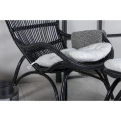 Svea - Yaral Loungestoel Met Voetenbank - Zwart - Rattan -Beliani Winkel 4be33e1f59e3428e8f4cc4b1988b41a9