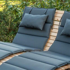 Merkloos HOME DELUXE Golfhouten Ligstoel TAIGA Incl. Kussen Aantal: 1 -Beliani Winkel 510e6688ad1841718b56f94a41fd4dbc