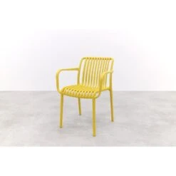 Stripe Stapelbare Tuinstoel - Mosterdgeel -Beliani Winkel 6817853e31a447c780e64dc3f4beb2b3