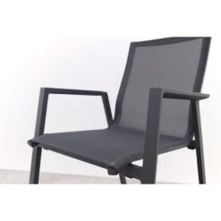 VDG Set Van 4 - Atmos Stapelbare Stoel -Beliani Winkel 83089421a99b447e97696e2c147360e3 1