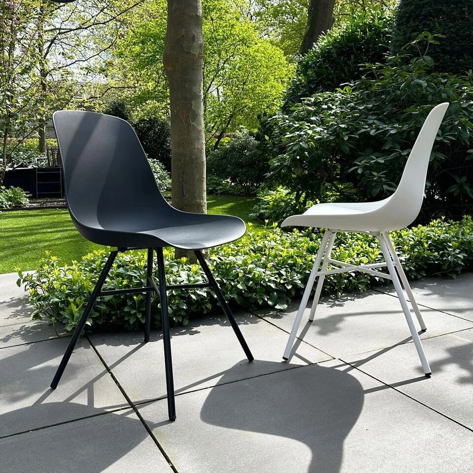 Nolon Noa-Pip Kunststof Tuinstoel Zwart - Zwart Onderstel 6 Nolon Noa-Pip Kunststof Tuinstoel Zwart - Zwart Onderstel - Afbeelding 6