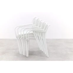 Stripe Stapelbare Tuinstoel - Wit -Beliani Winkel cfe54a2c131d4940a2aec2f7d2bd9a2f