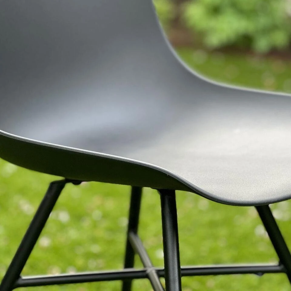 Nolon Noa-Pip Kunststof Tuinstoel Zwart - Zwart Onderstel 9 Nolon Noa-Pip Kunststof Tuinstoel Zwart - Zwart Onderstel - Afbeelding 9