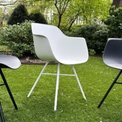 Nolon Noa-Puk Kunststof Tuinstoel Wit - Wit Onderstel -Beliani Winkel ed6888364a8c4f55b39d533cb880f4fd