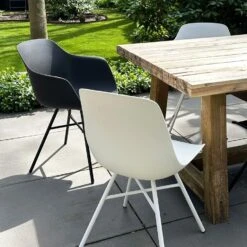 Nolon Noa-Pip Kunststof Tuinstoel Wit - Wit Onderstel -Beliani Winkel f988ca7339544e85b33ca8199a2f88be